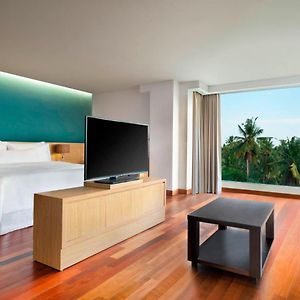 Punyan Suite Room 1 Bedroom Suite 1 King Garden view Balcony Mini Bar Daily Shuttle to Monkey Forest Daily Yoga Bike to borrow Family Activity 24 Hour access to Motion Fitness Center